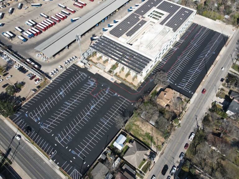 Can Extreme Heat Affect an Asphalt Sealcoating Application?