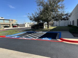5 Reasons Why You Need A Professional Dallas Asphalt Sealcoating Contractor