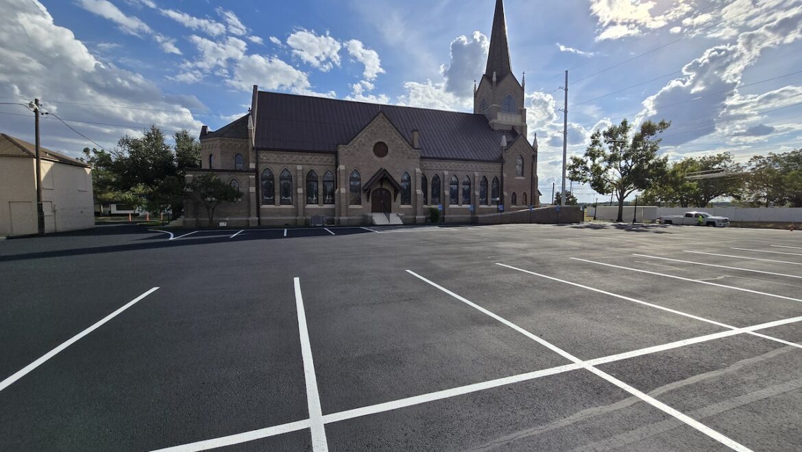 4 Methods for Fall Asphalt Parking Lot Repair